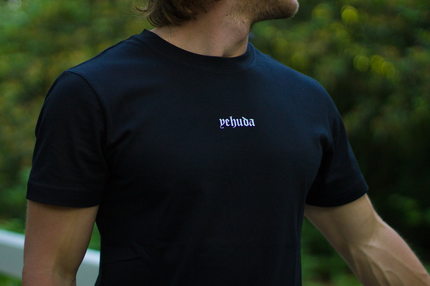 Philippians 4:13 - T-shirt (Deep Black x White)